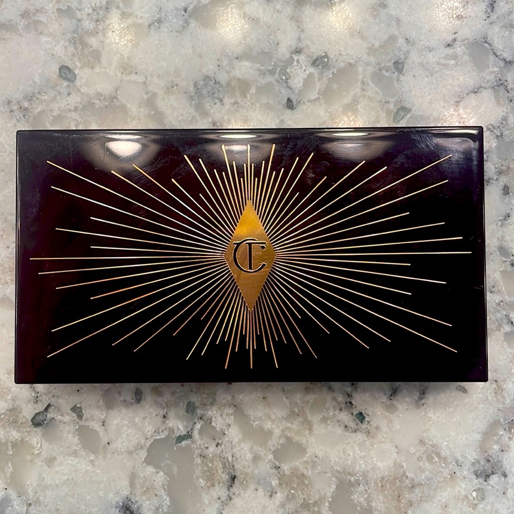 Charlotte Tilbury Bar of Gold Highlighter Palette/ sold out online!